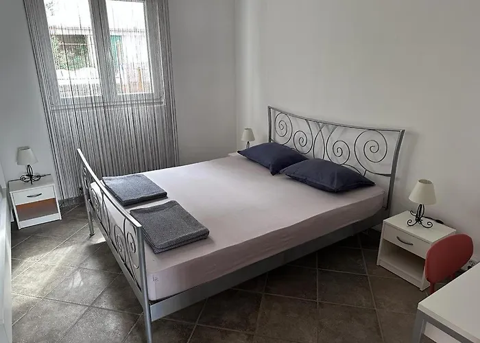 Krolo Otok Ciovo Appartamento Traù